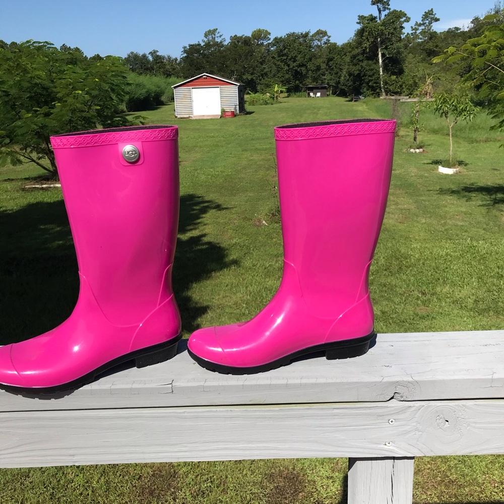 UGG WOMEN'S RAIN BOOTS FURIOUS FUCHSIA,US SIZE 11